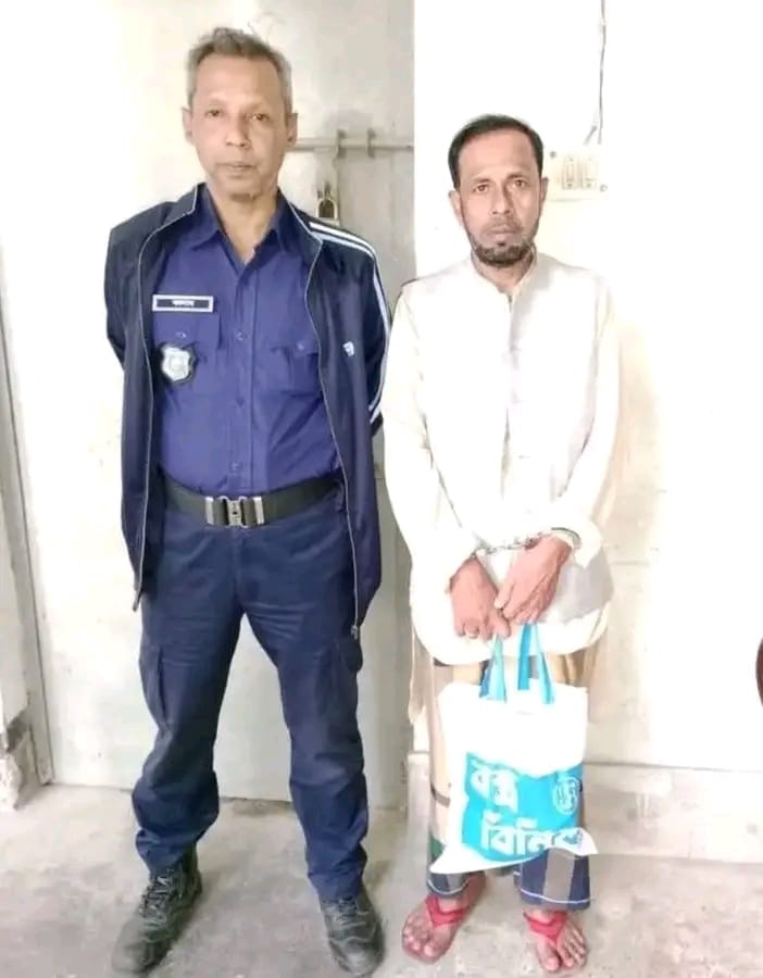 কুমিল্লা ব্রাহ্মণপাড়ায় পঞ্চম শ্রেণীর ছাত্রীকে ধর্ষণের অভিযোগে প্রধান শিক্ষক গ্রেপ্তার 