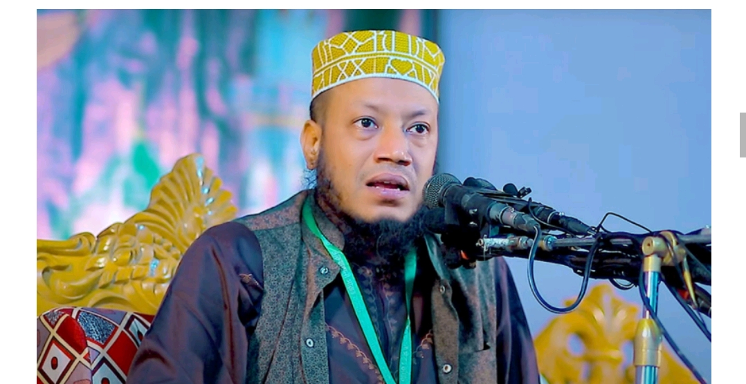 এবার ফেঁসে যাচ্ছেন কী মুফতি আমির হামজা?