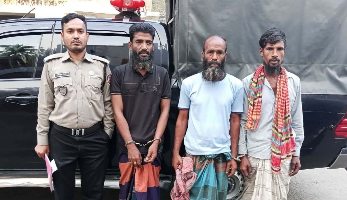 বগুড়া নন্দীগ্রামে গাঁজাসহ ৩ জন গ্রেফতার : তিনজনের ১৫ দিনের বিনাশ্রম কারাদণ্ড ও প্রদান 