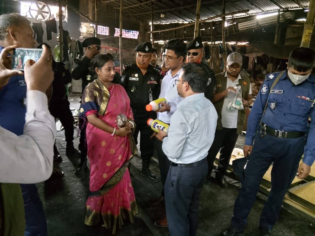 বগুড়ায় নকল তাল মিসরি কারখানায় অভিযান ৪০ হাজার টাকা জরিমানা
