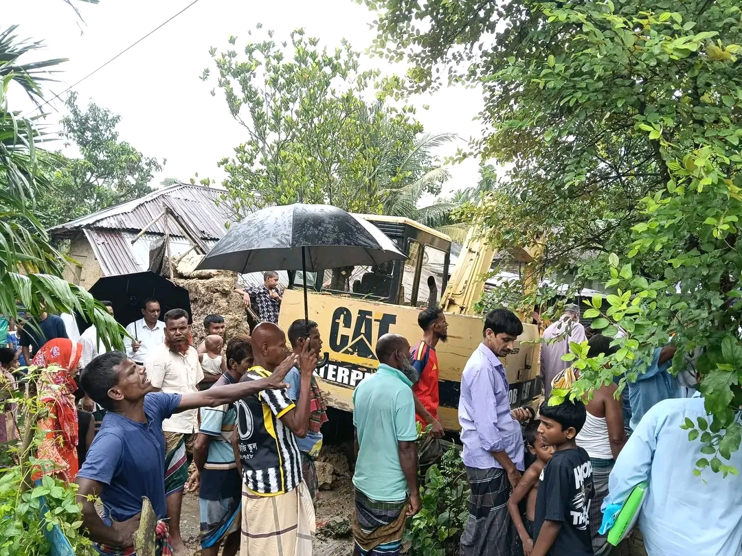 কাহালুতে আদালতের রায়ে  ১২ শতক বসতভিটার জমি প্রকৃত মালিককে বুঝিয়ে দেওয়া হলো